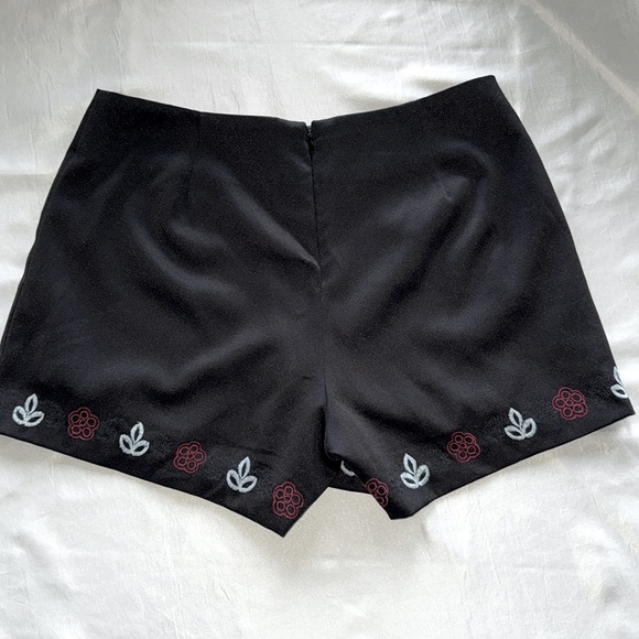 JOA Anthropologie Boho Embroidered Black Shorts 3” Inseam Rear Zip Lined Sz L - Picture 4 of 15